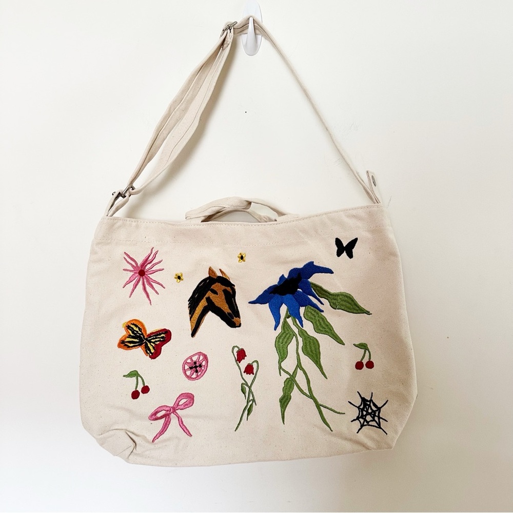 Urban Outfitters BAGGU X Jessica Williams Horizontal Duck Bag - Picture 5 of 8